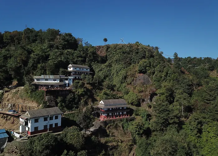 Everest Manla Resort